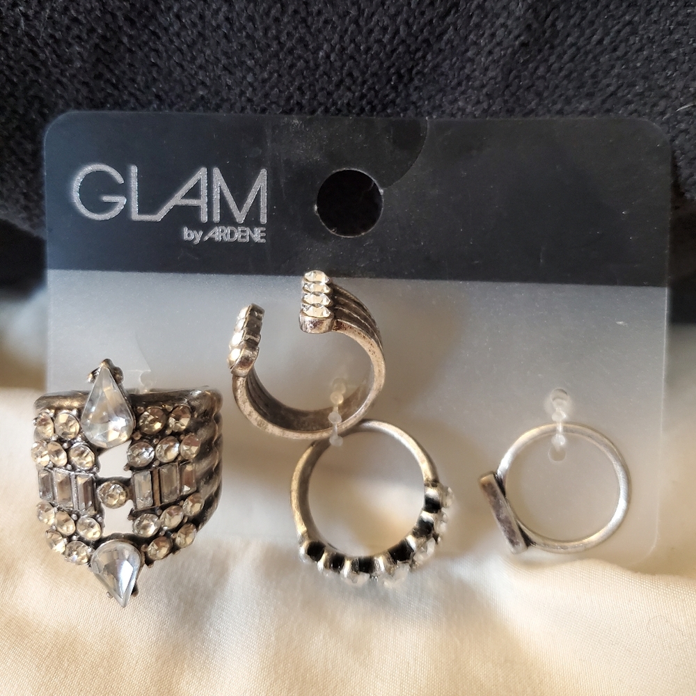 BNWT Ardene ring set